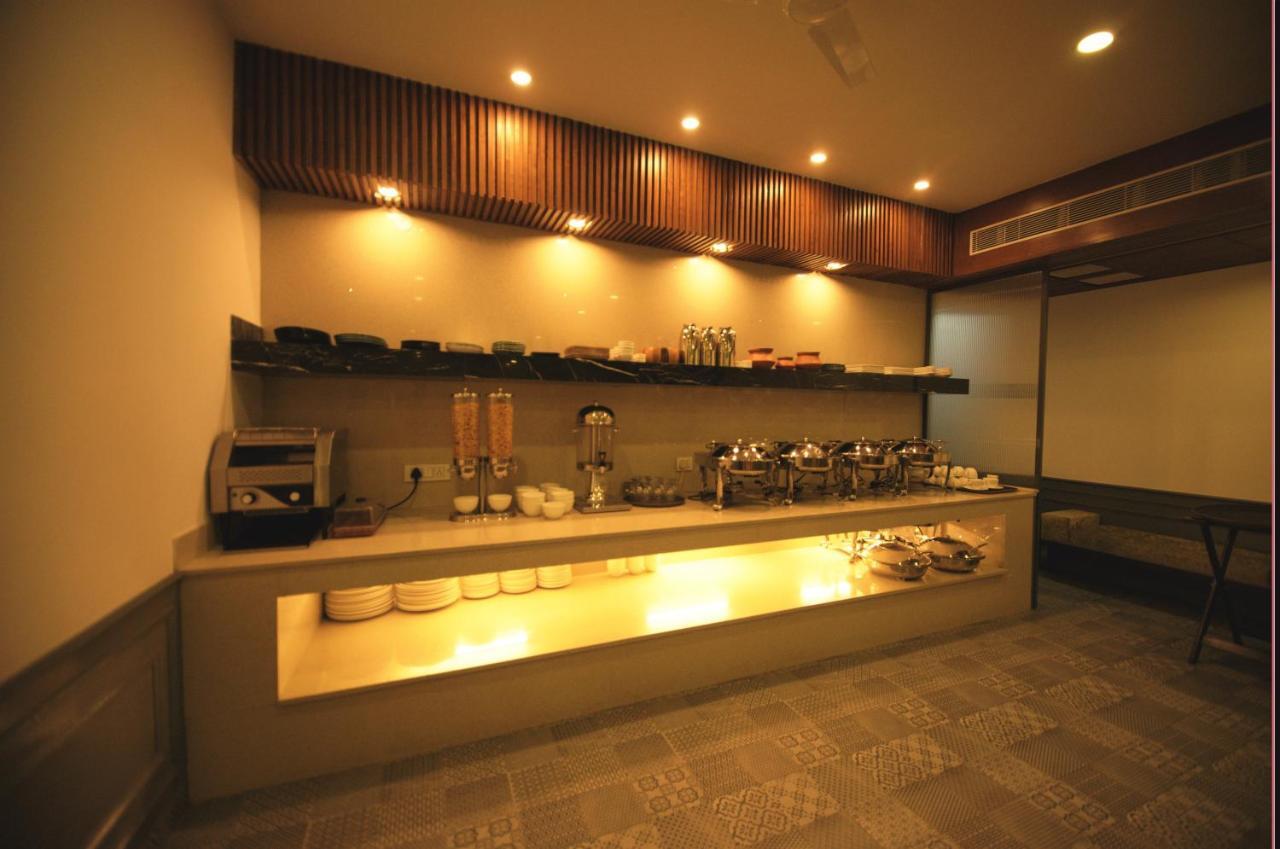 Hotel Palm Greens Nova Deli Exterior foto